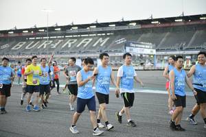 BIB: 70201, 7021, 072
                            <button type="button" onclick="openModal(10725516)" class="btn btn-primary btn-sm float-right btn-popup" data-toggle="modal" data-target=".modal-high-quality">
                        <i class="fas fa-shopping-cart"></i> Add to Cart
                    </button>
                                            <button type="button" onclick="isThisMe(10725516, true)" class="btn btn-success btn-sm float-right btn-popup btn-isme hidden" data-toggle="tooltip" data-placement="bottom" title="นี่คือรูปของคุณใช่ไหม คลิกที่นี่เพื่อเอาเข้าอัลบั้ม">
                        <i class="fas fa-plus"></i> Add to album
                    </button>
                    <button type="button" onclick="isThisMe(10725516, false)" class="btn btn-warning btn-sm float-right btn-popup btn-isnotme hidden">
                        <i class="fas fa-ban"></i> Remove from album
                    </button>
